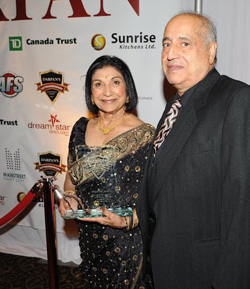 Balinder Johal with Darpan Award